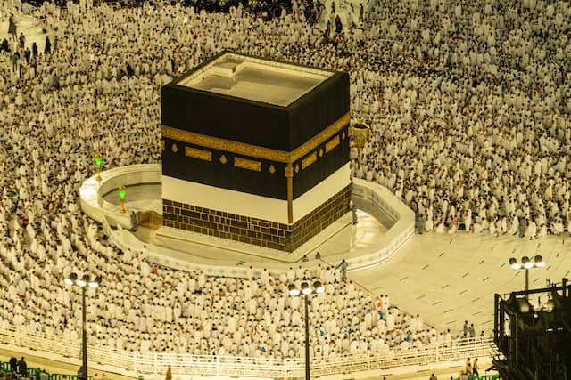 Pour la nouvelle année la Kaaba se pare de son nouveau Kiswa
