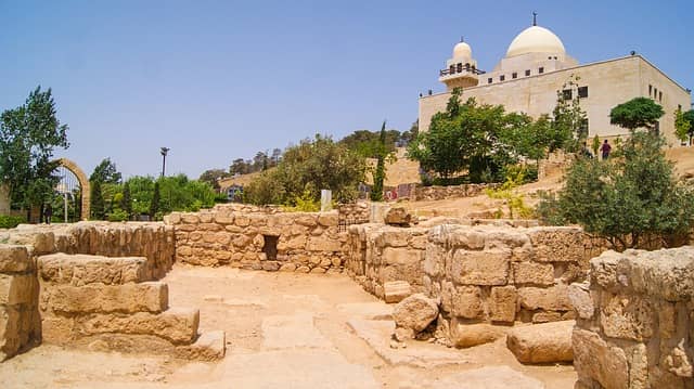 Les gens de la Caverne : Ahl Al Kahf Raqim