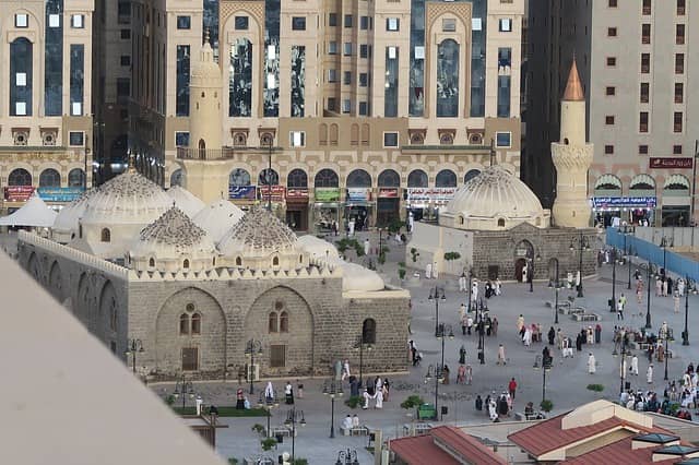 autres mosquées de Médine : nuage blanc Abou Bakr